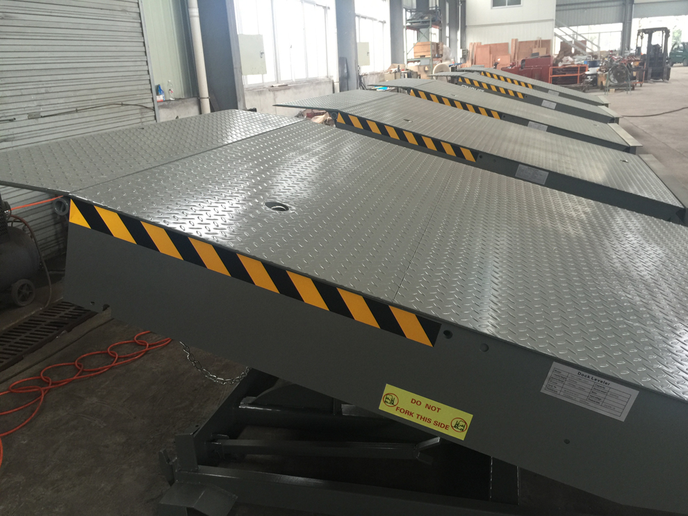 DKL-ME Mechanical dock leveler